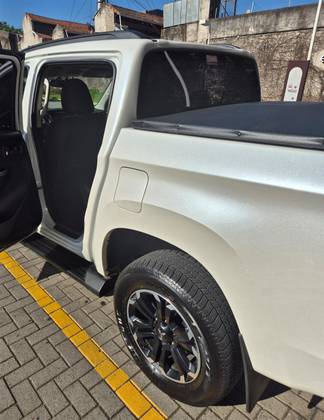 MITSUBISHI L200 TRITON 2.4 16V TURBO DIESEL SPORT HPE CD 4P 4X4 AUTOMÁTICO
